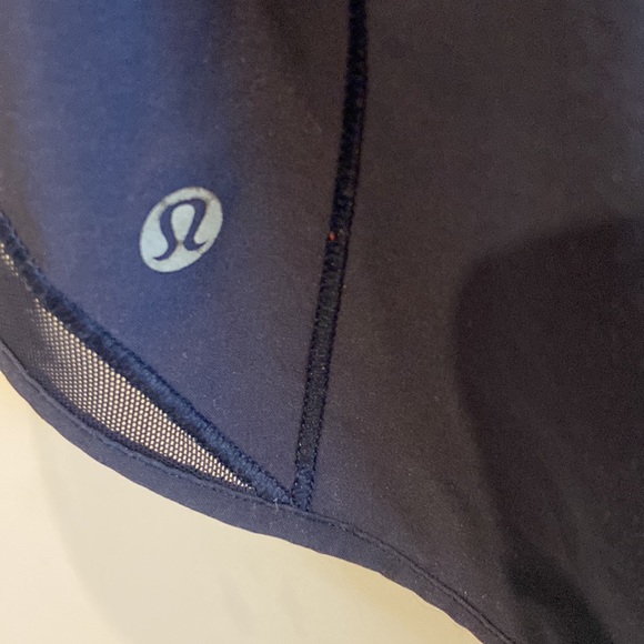 Lululemon Hotty Hot Short 4 - Picture 7 of 9